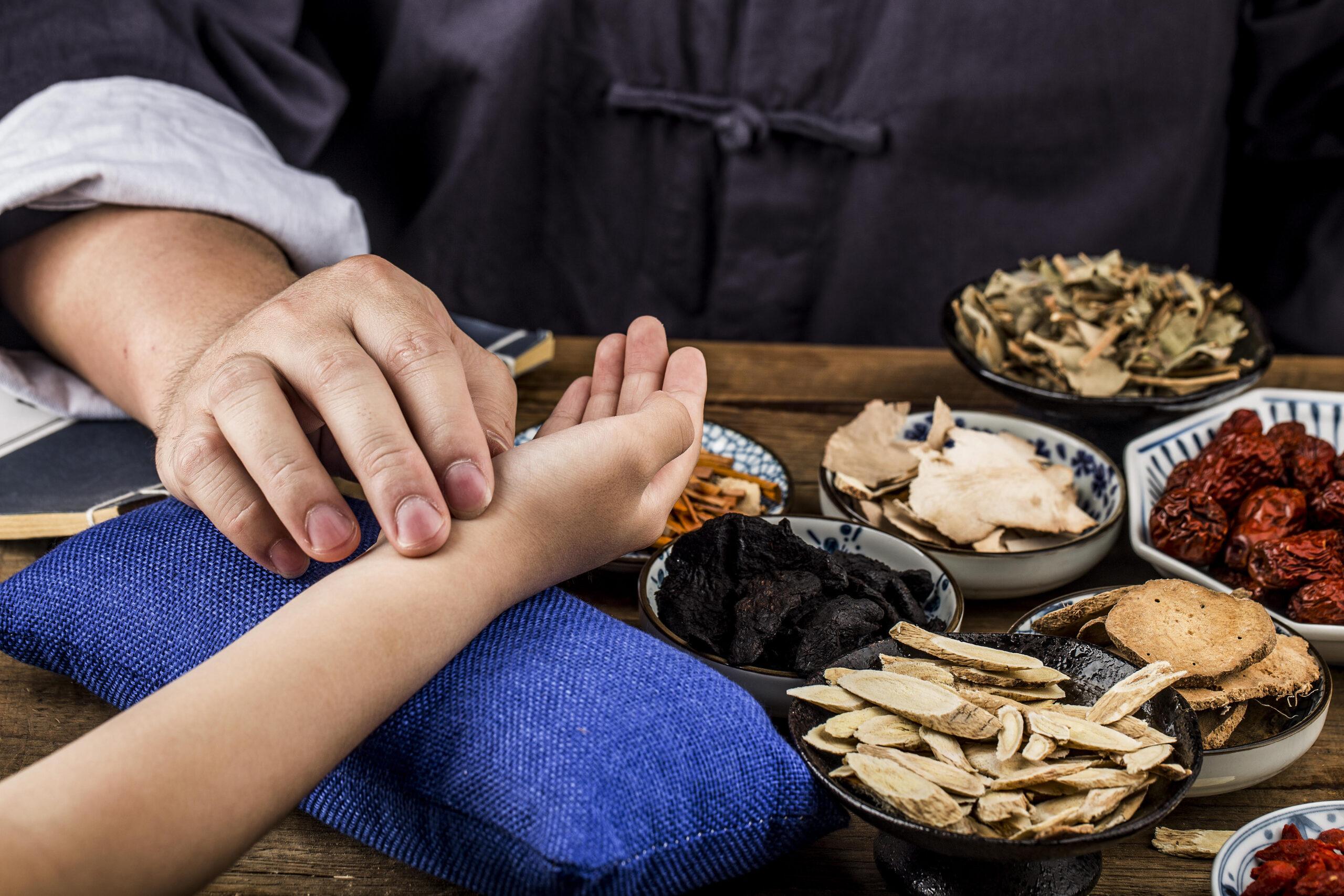 دلایل مراجعه به دکتر طب سنتی مشهد