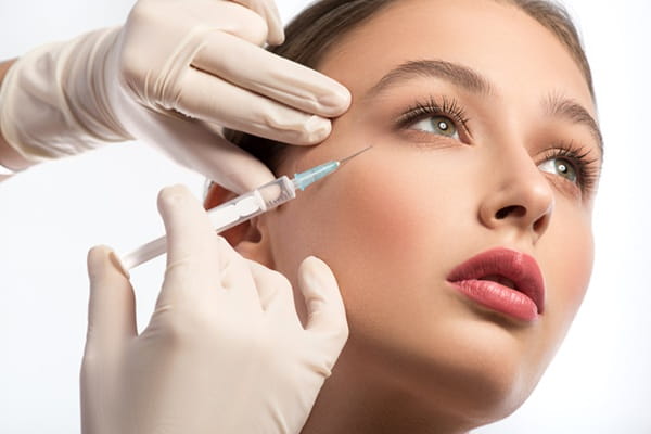 مزایا و عوارض بوتاکس چشم گربه ای مشهد